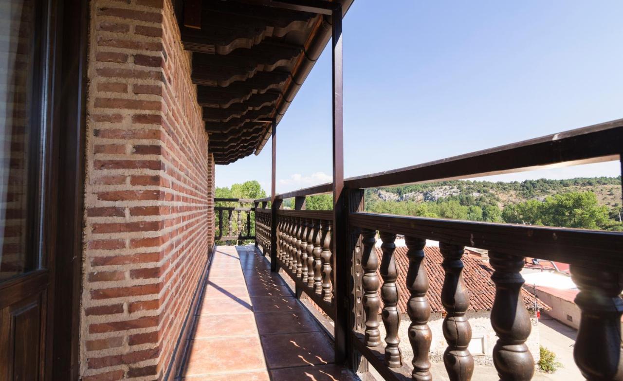 El Nido Del Mirlo Vila Casarejos Exterior foto
